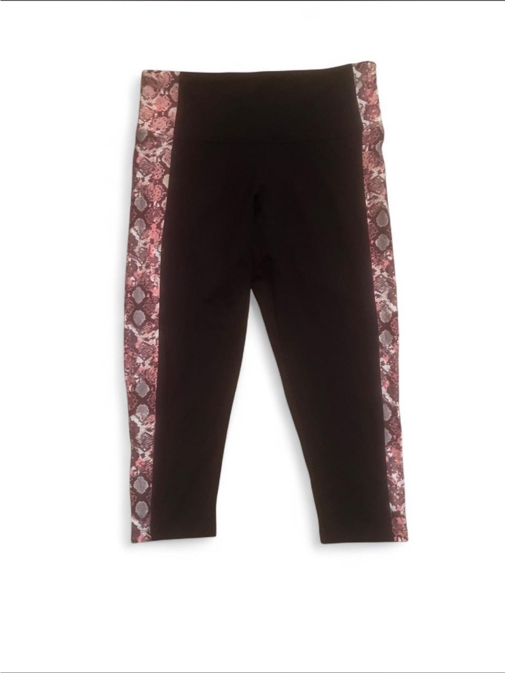 Victoria Sport capri Leggings with Pink Snake-Print
